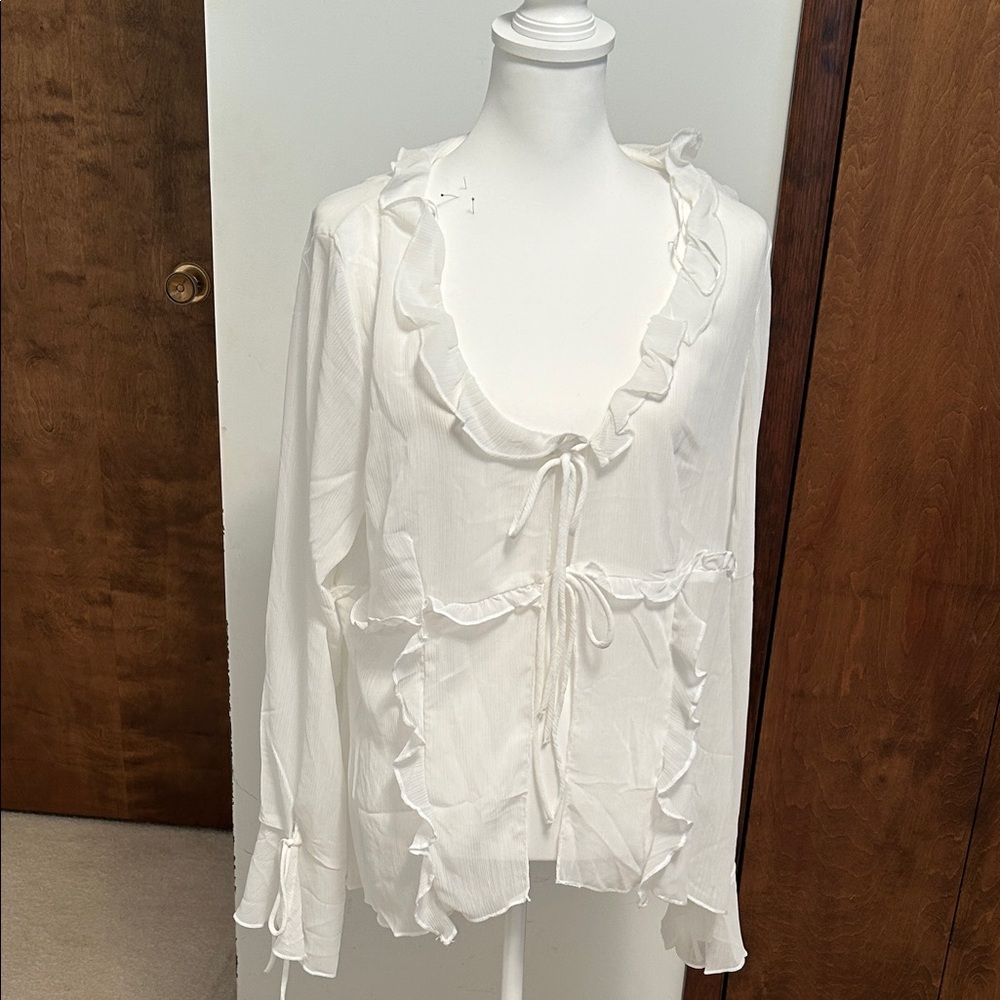 H&M White Ruffle Blouse